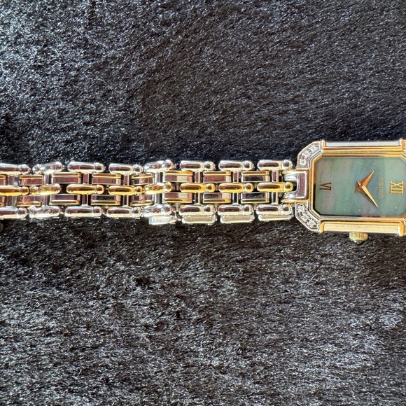 Seiko Stainless Steel and Gold Watch with Mother of Pearl Face - Picture 5 of 6